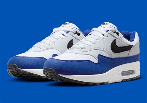 royal blue air max 1.